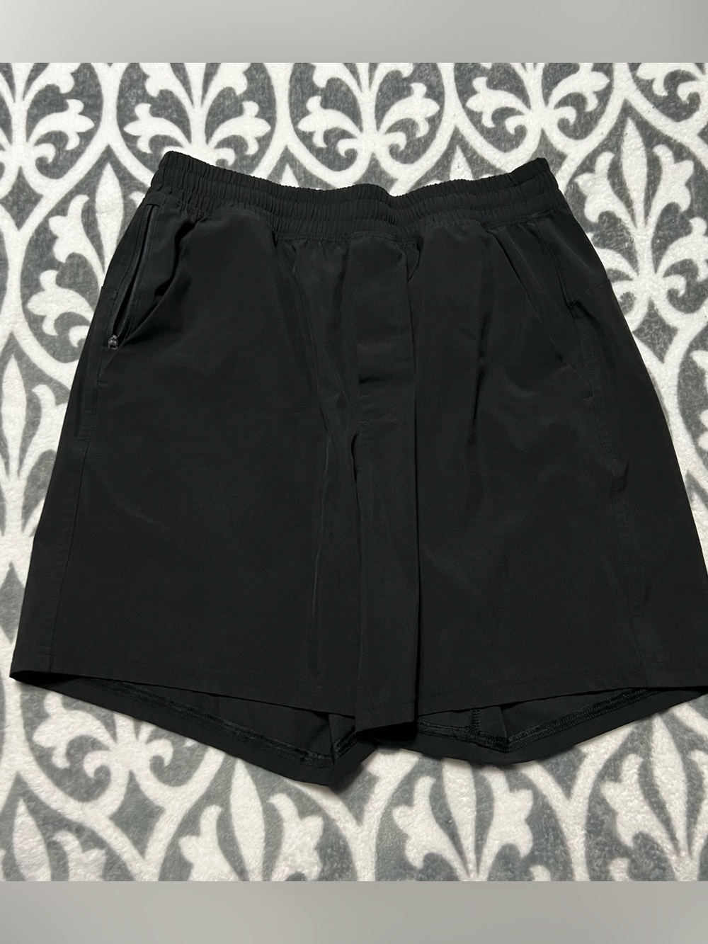 VRST Men’s Black Athletic Golf Shorts
• Size Small